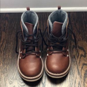 Boys size 1.5 Old Navy dress shoes